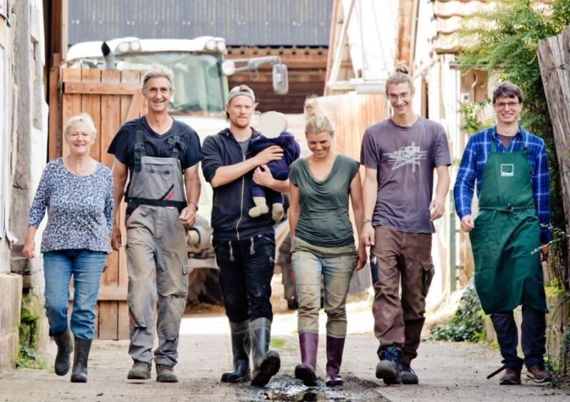 Bioland-Landwirt Dietmar Groß stellt sich mit seiner Familie auf eine neue Graswurzelbewegung ein.